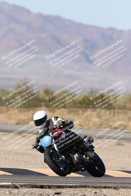 media/Dec-01-2025-Moto Forza (Mon) [[2daa91e15f]]/3-Beginner Group/Session 3 (Turn 3)/